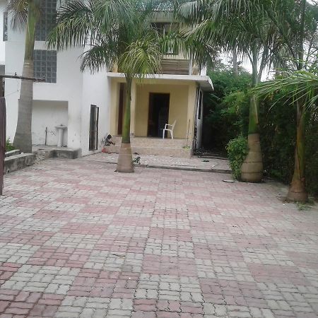 Jj & Je Family House Hostel Dar es Salaam Bagian luar foto