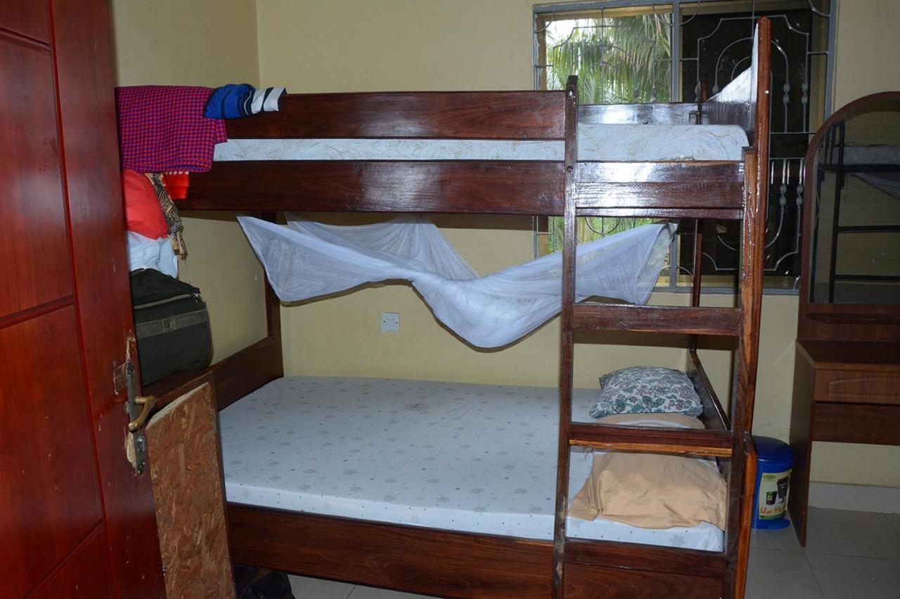 Jj & Je Family House Hostel Dar es Salaam Bagian luar foto