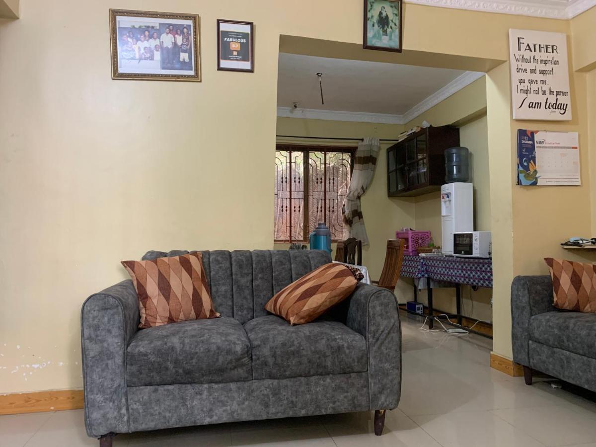 Jj & Je Family House Hostel Dar es Salaam Bagian luar foto