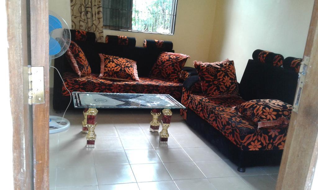 Jj & Je Family House Hostel Dar es Salaam Bagian luar foto
